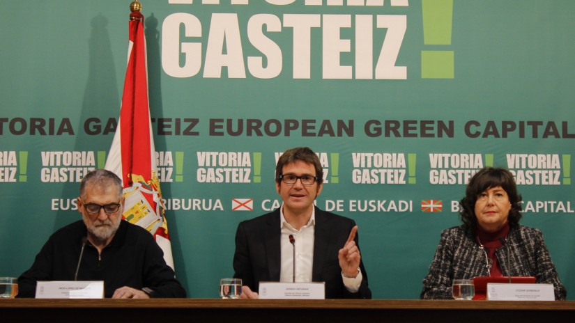 Gorka Urtaranek aurrekontua onesteari lotutako konfiantza-arazoa planteatu du Gasteiz ez gelditzea lortzearren
