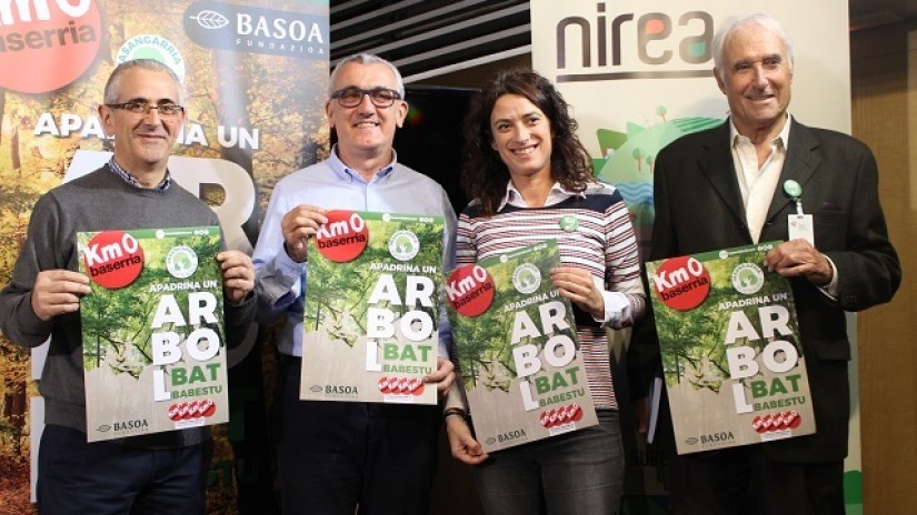 Baserria Km0 kooperatibak eta Basoa fundazioak elkar hartu dute ‘Arbol bat babestu‘ proiektu solidarioa abian jartzeko, zeinaren bidez zuhaitzak landatuko baitira