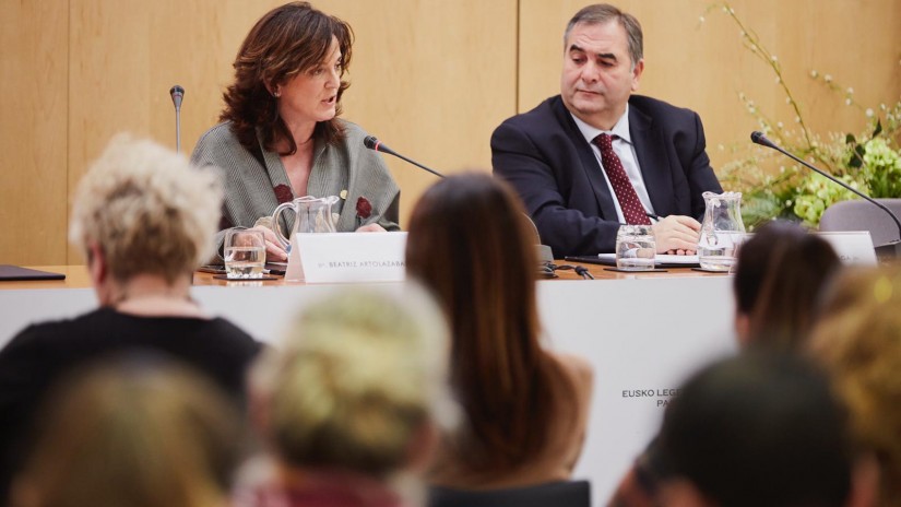 Beatriz Artolazabal: “La ley de servicios sociales es un pilar para la cohesión social en Euskadi”