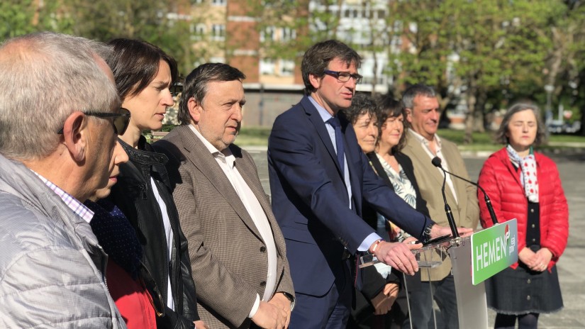 Gorka Urtaranek gizarte baliabide eta zerbitzuak areagotzeko konpromisoa hartu du, pertsona nagusiak, familiak, emakumeak, gazteak eta pertsona kalteberak artatze aldera