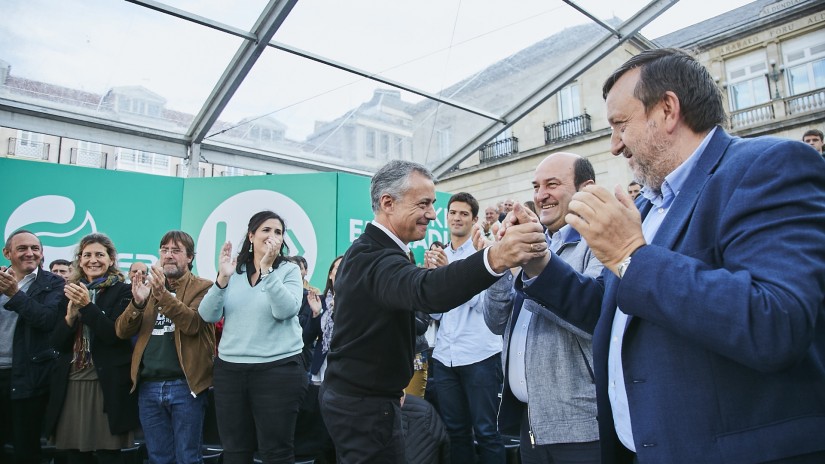 Urkulluk “esfortzua, lana eta lankidetza” hitzeman ditu, eta hiriburutasun kanona handituko duela esan du Gasteizek aurrera egiten jarrai dezan