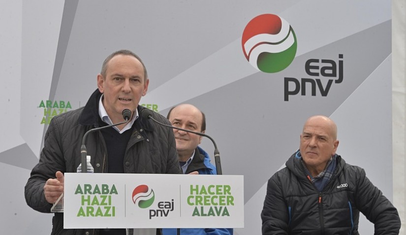 Acto político en Rivabellosa: Ramiro González (1)