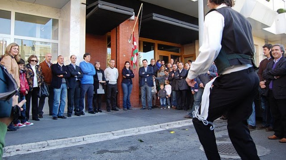 Iñigo Urkullu Gasteiz erdialdeko batzokiaren berrinagurazioa