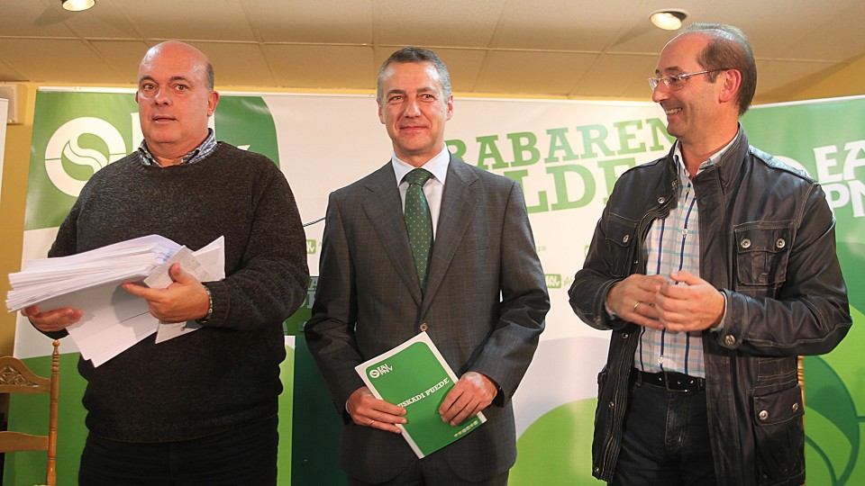 Iñigo Urkullu, Emilio Olabarria y Claudio Rodríguez en el acto de EAJ-PNV en Lantaron
