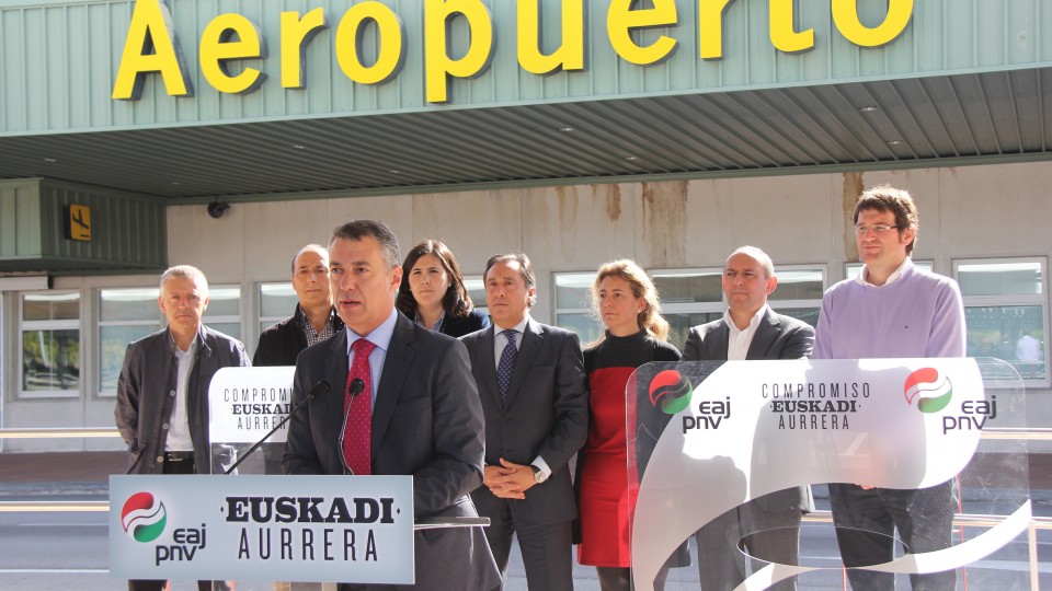 Iñigo Urkullu presidente del EBB y candidato a lehendakari, con los candidatos de EAJ-PNV por Araba