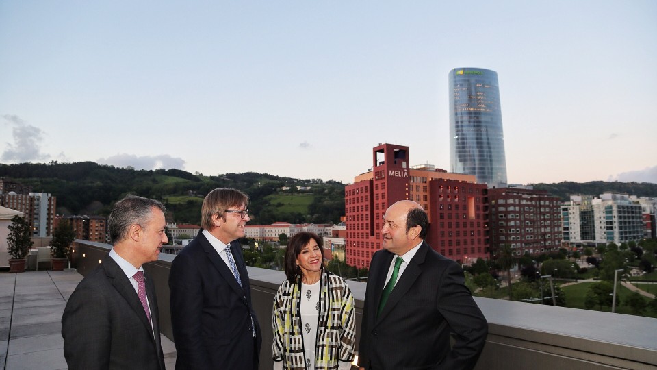 Verhofstadt, el líder “que tiene la llave de la presidencia de la Comisión Europea”