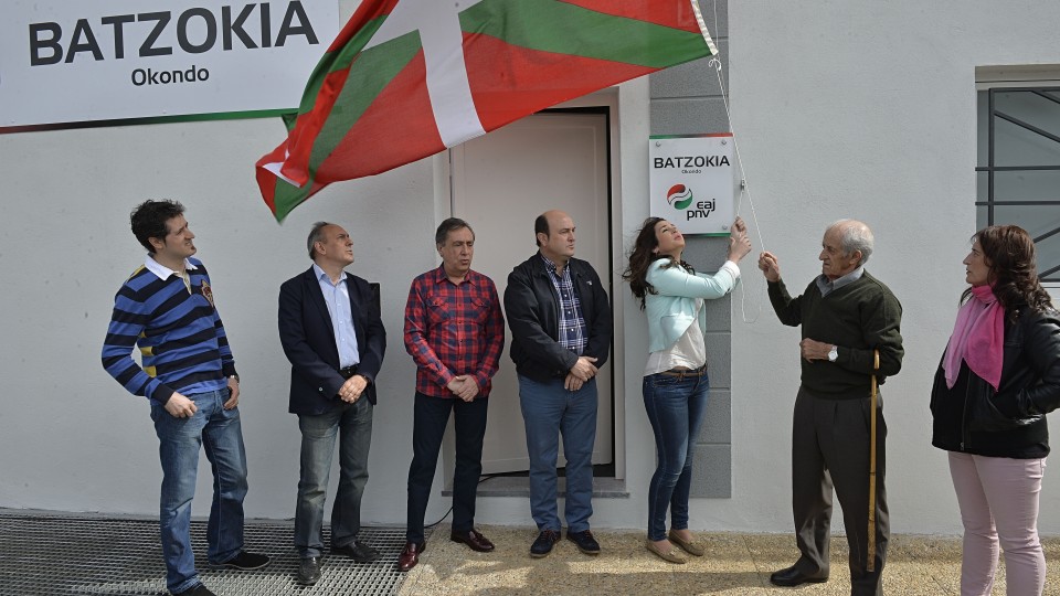 Andoni Ortuzar eta Ramiro Gonzalez Okondoko batzokiaren inaugurazioan