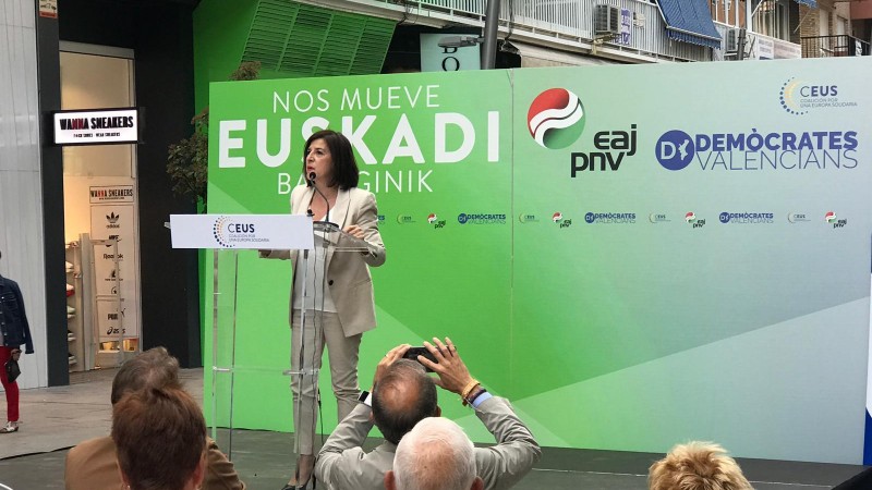 Mitin Benidorm. Izaskun Bilbao Barandica, Lluis Bertomeu Mitin Benidorm. Izaskun Bilbao Barandica, Lluis Bertomeu