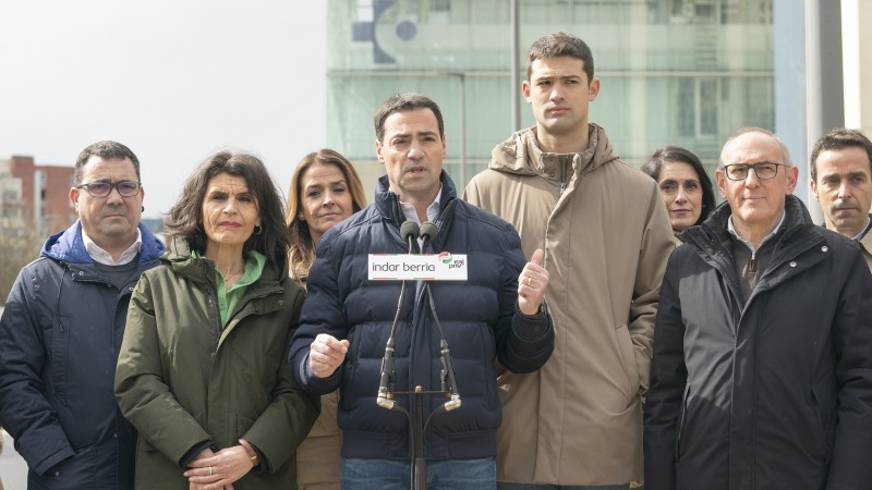 21-A Imanol Pradales, Joseba Diez Antxustegi, Nerea Melgosa - Txagorritxu  21-A Imanol Pradales, Joseba Diez Antxustegi, Nerea Melgosa - Txagorritxu