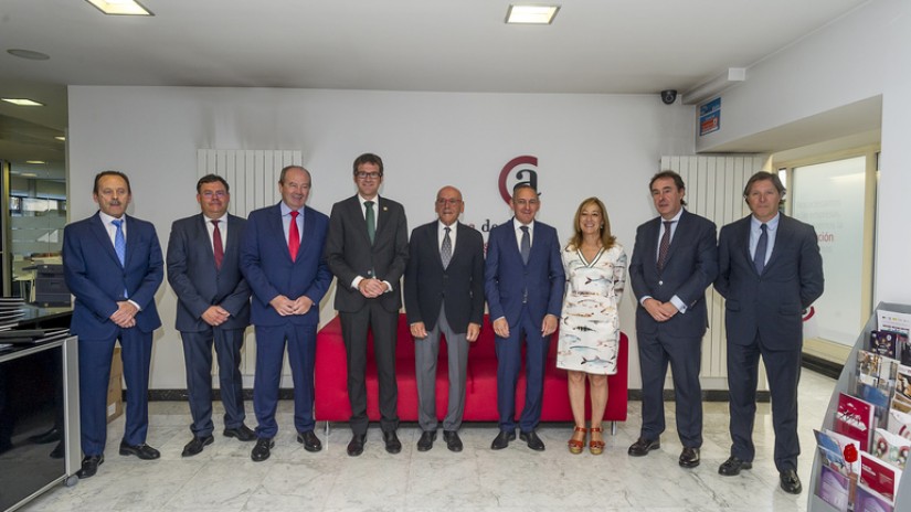 “La decisión de impulsar la playa de vías y la colaboración con el puerto de Bilbao han hecho crecer Arasur, lo que fortalece aún más el carácter de Álava como territorio logístico”