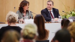 Beatriz Artolazabal: “La ley de servicios sociales es un pilar para la cohesión social en Euskadi”