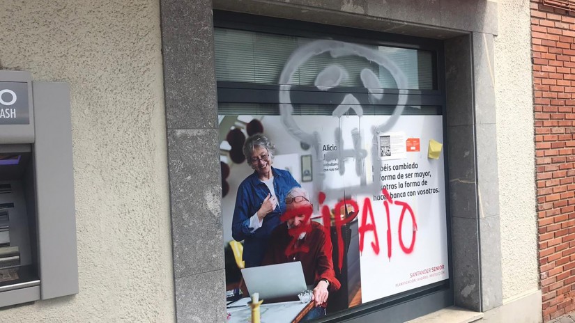 El Araba Buru Batzar condena rotundamente las pintadas realizadas en Izarra El Araba Buru Batzar condena rotundamente las pintadas realizadas en Izarra