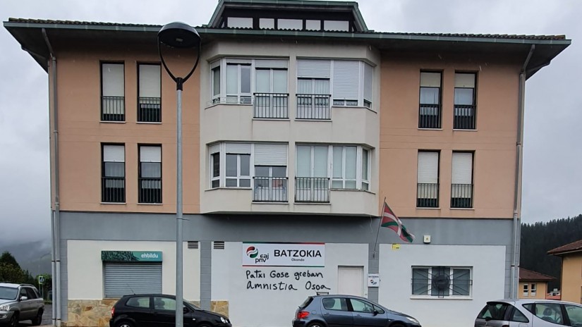 El ABB condena rotundamente el ataque al batzoki de Okondo dentro de una campaña de acoso contra EAJ-PNV El ABB condena rotundamente el ataque al batzoki de Okondo dentro de una campaña de acoso contra EAJ-PNV