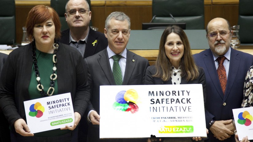 Todos los partidos del Parlamento Vasco animan a la ciudadanía a firmar una iniciativa en favor de las lenguas minoritarias en Europa